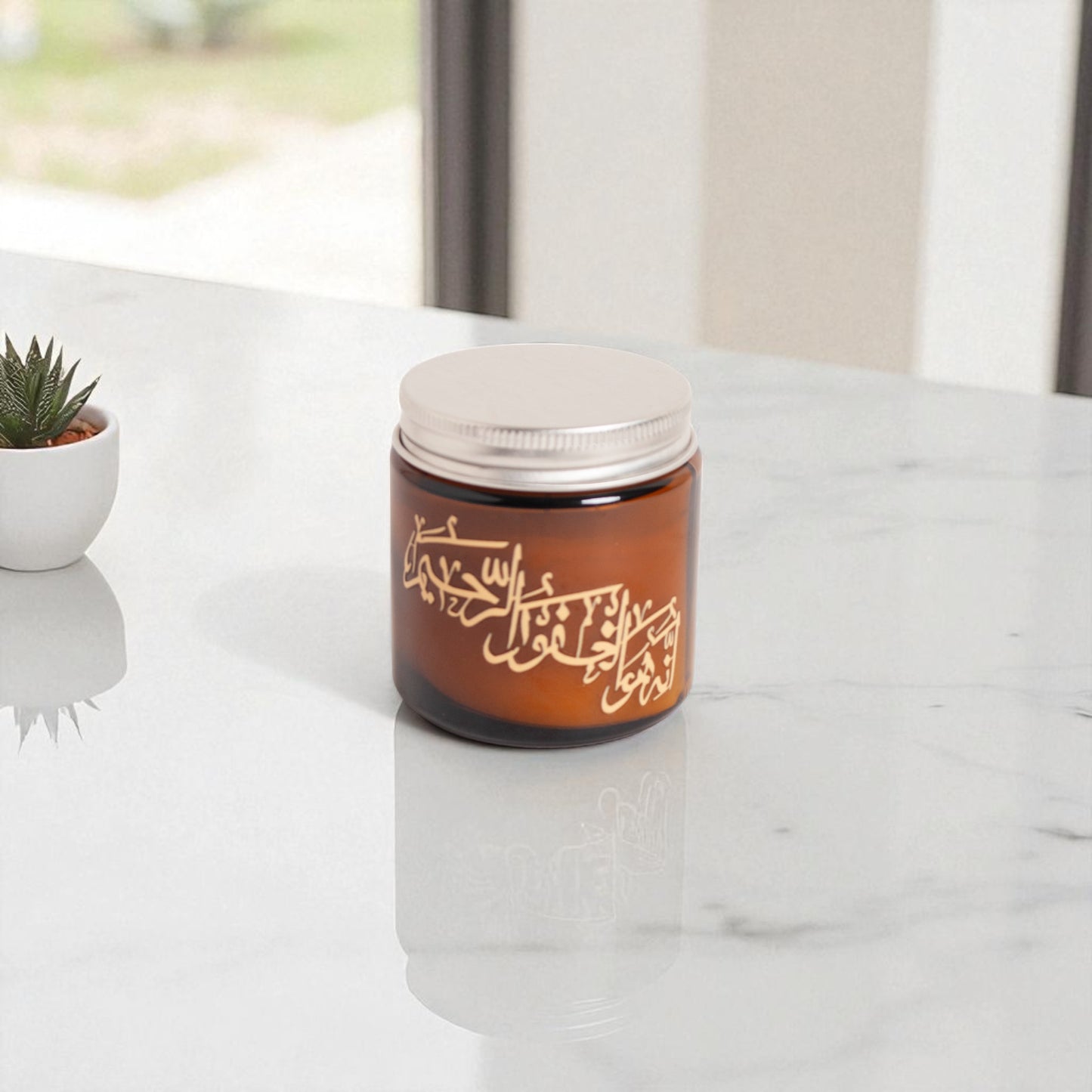 Divine Glow – Oud Essence