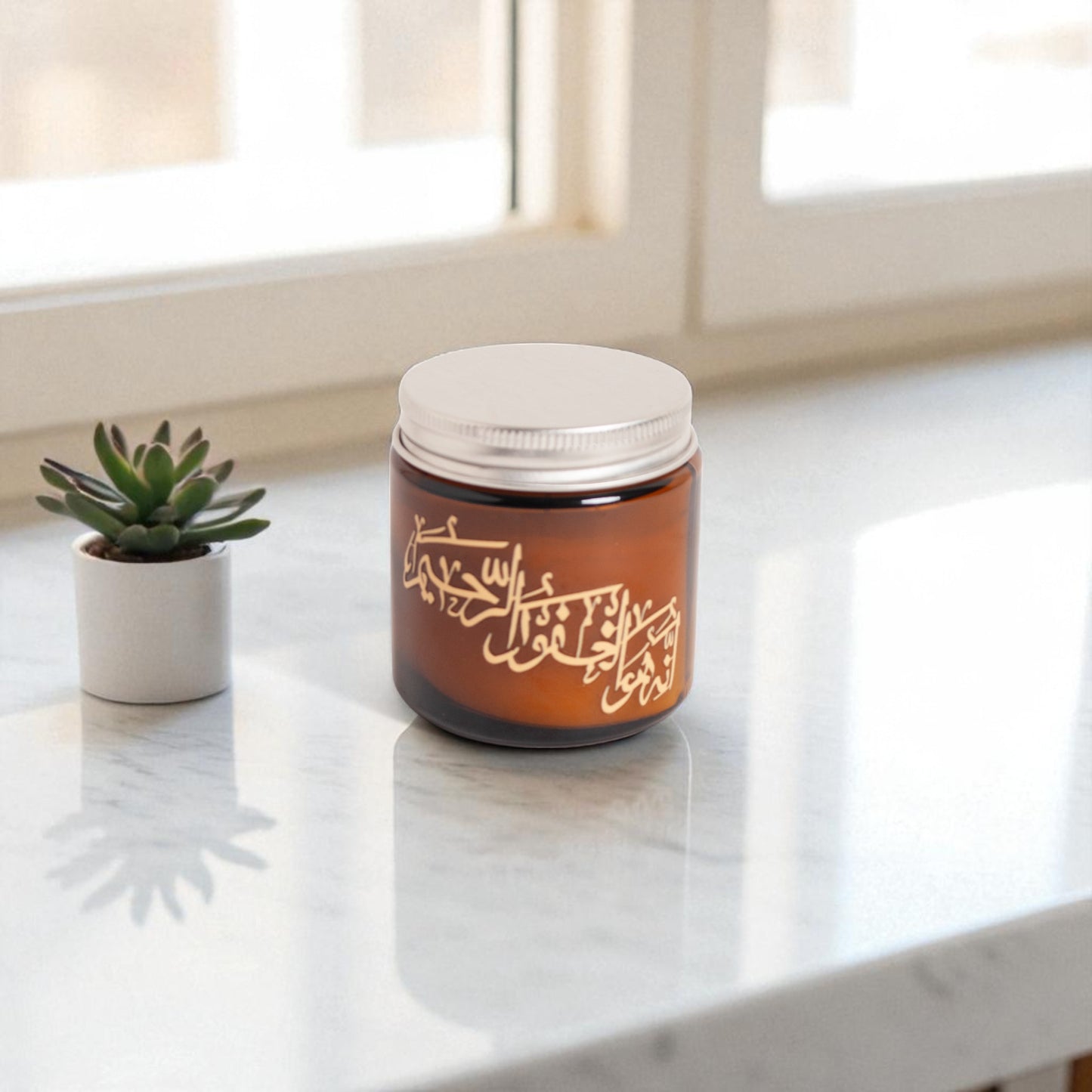 Divine Glow – Oud Essence